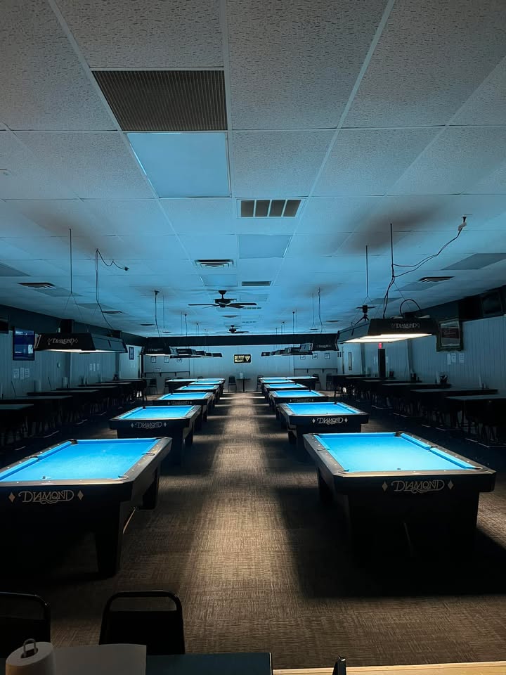 Side Pocket Billiards pool hall exterior/interior